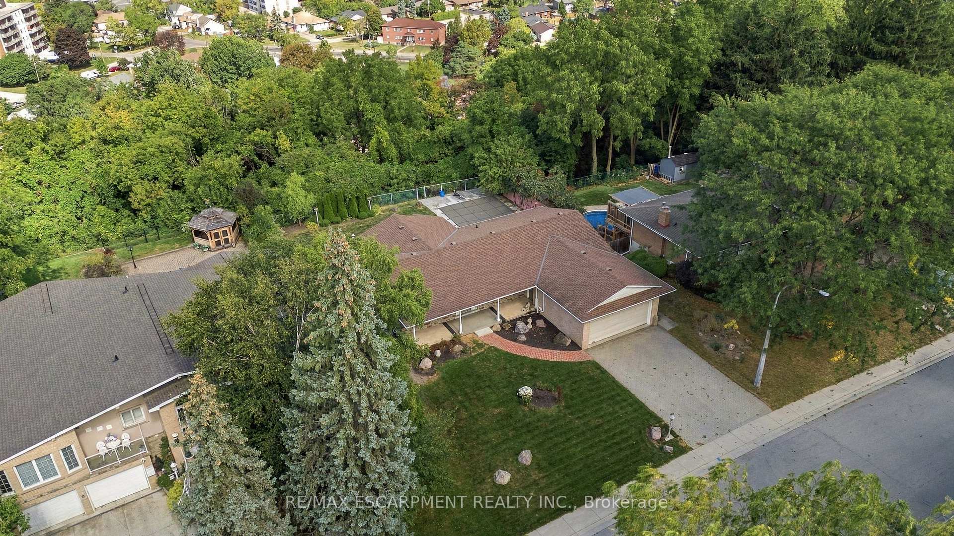 Photo 46 of 26 Leslie Drive, Hamilton, Stoney Creek — HOMEH