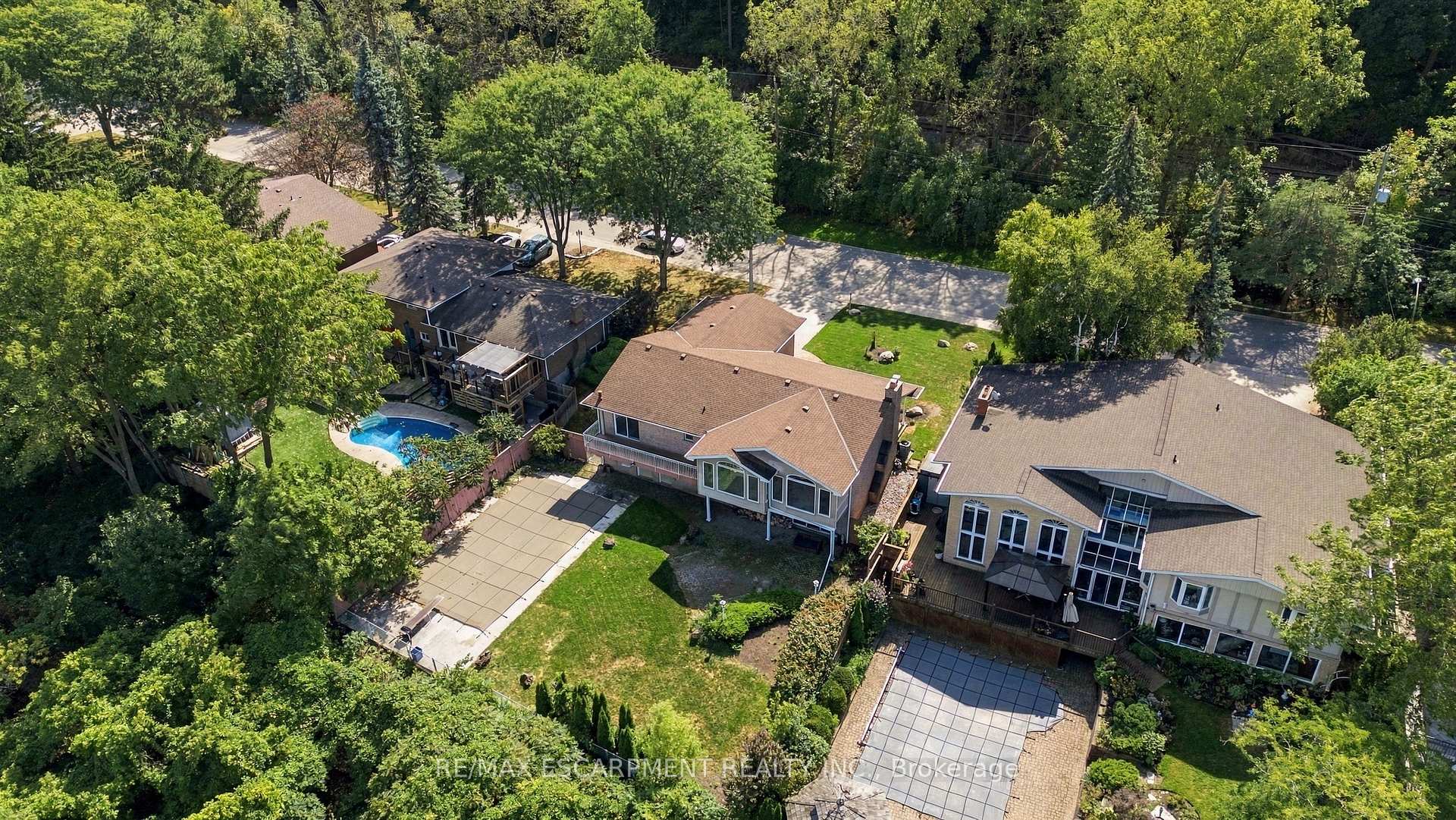 Photo 47 of 26 Leslie Drive, Hamilton, Stoney Creek — HOMEH