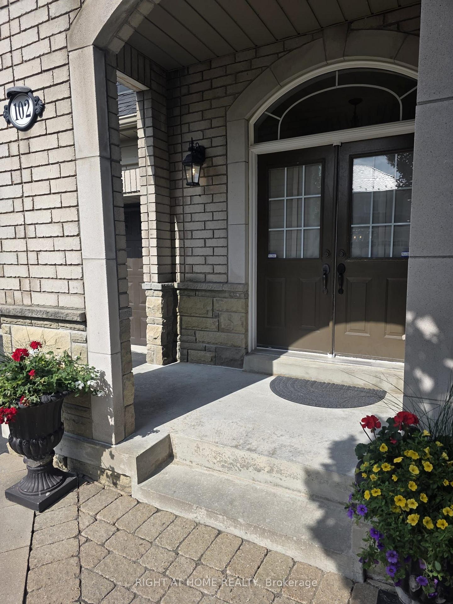 Photo 2 of 102 Cormorant Crescent, Vaughan, Vellore Village — HOMEH