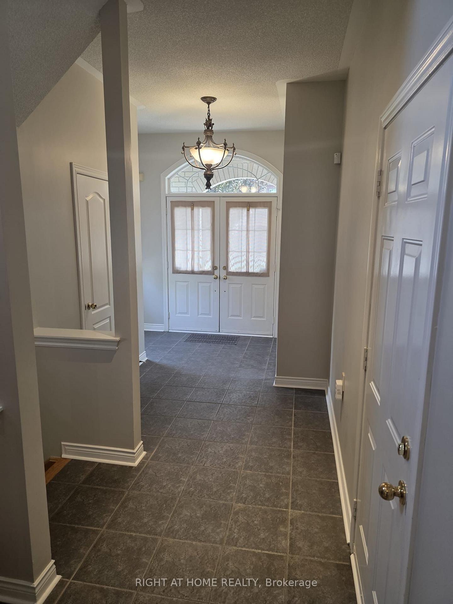 Photo 3 of 102 Cormorant Crescent, Vaughan, Vellore Village — HOMEH