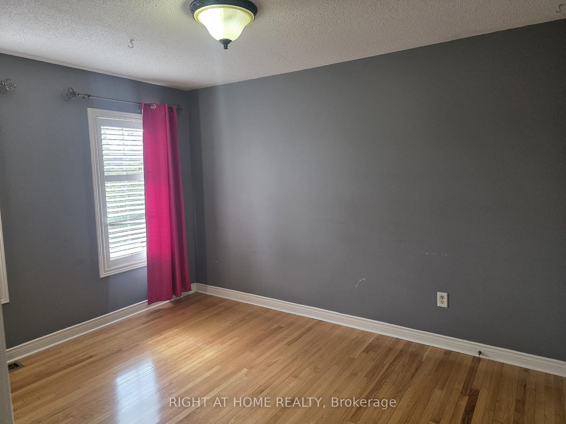 Photo 7 of 102 Cormorant Crescent, Vaughan, Vellore Village — HOMEH