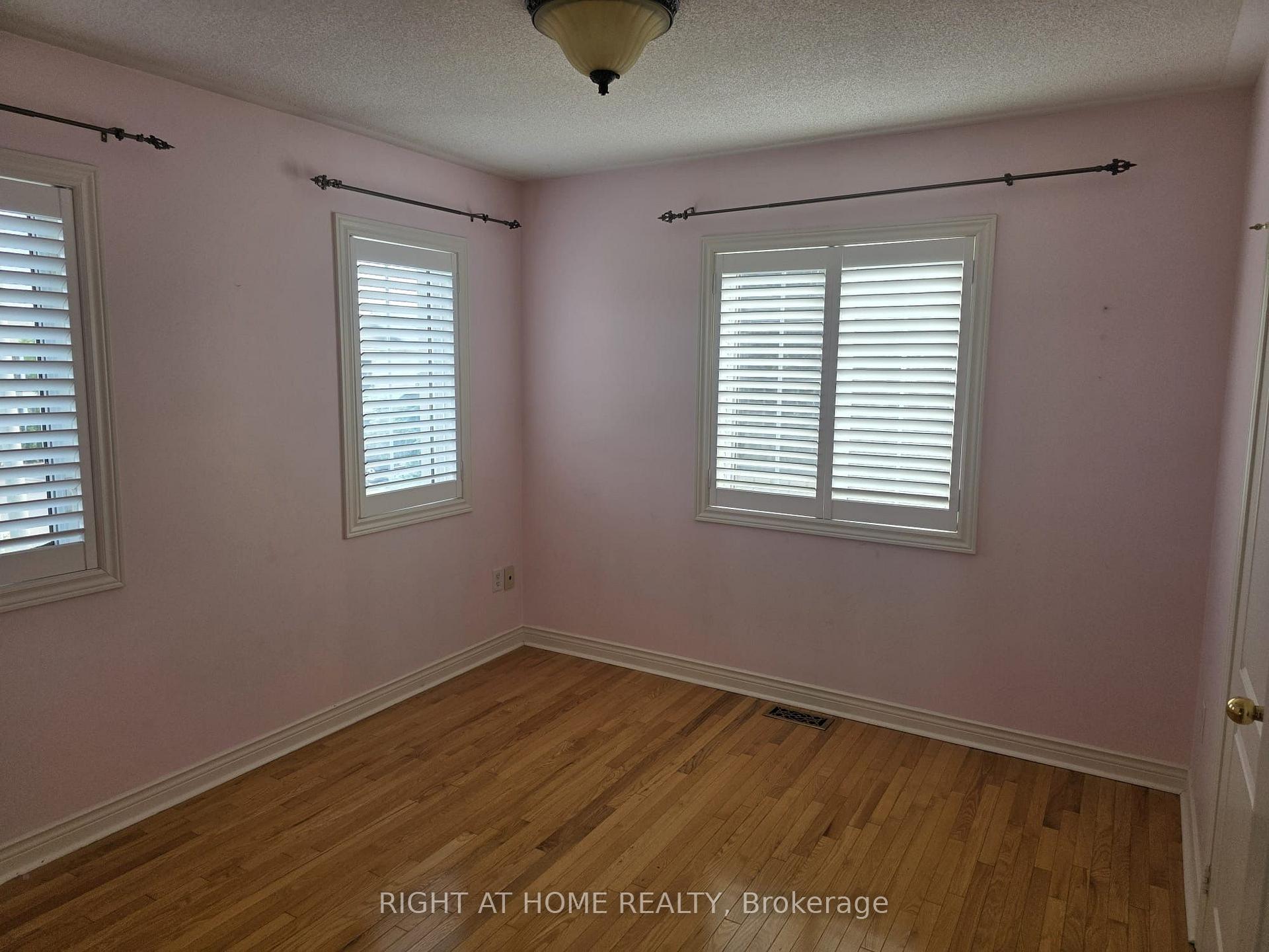 Photo 8 of 102 Cormorant Crescent, Vaughan, Vellore Village — HOMEH