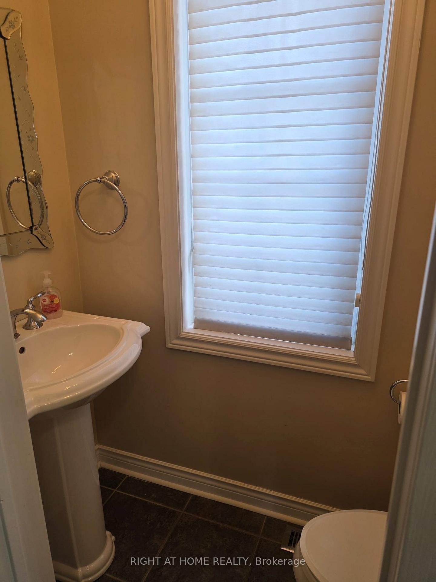 Photo 11 of 102 Cormorant Crescent, Vaughan, Vellore Village — HOMEH