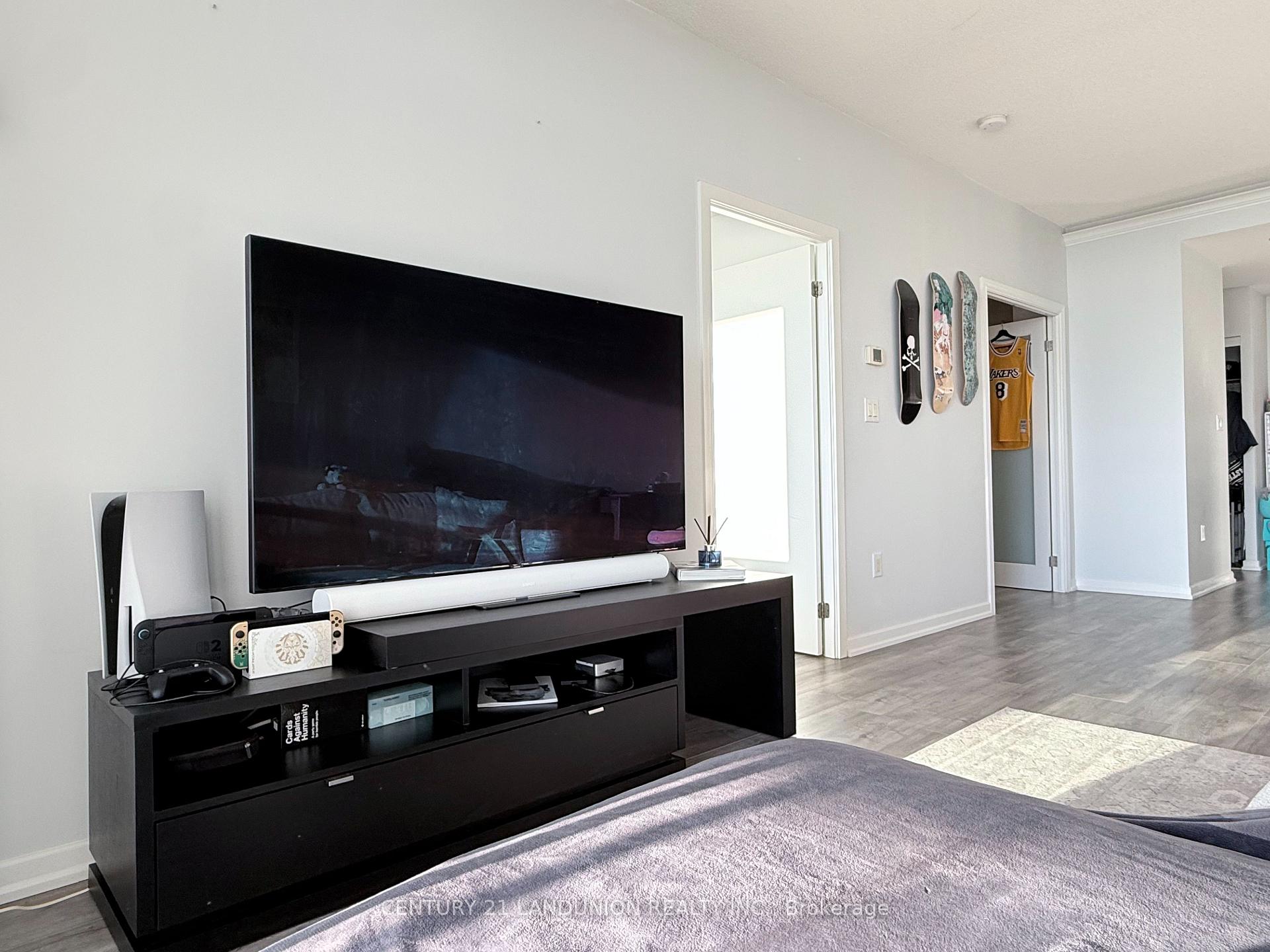 Photo 6 of Unit 2707, 70 Forest Manor Road, North York, Henry Farm — HOMEH