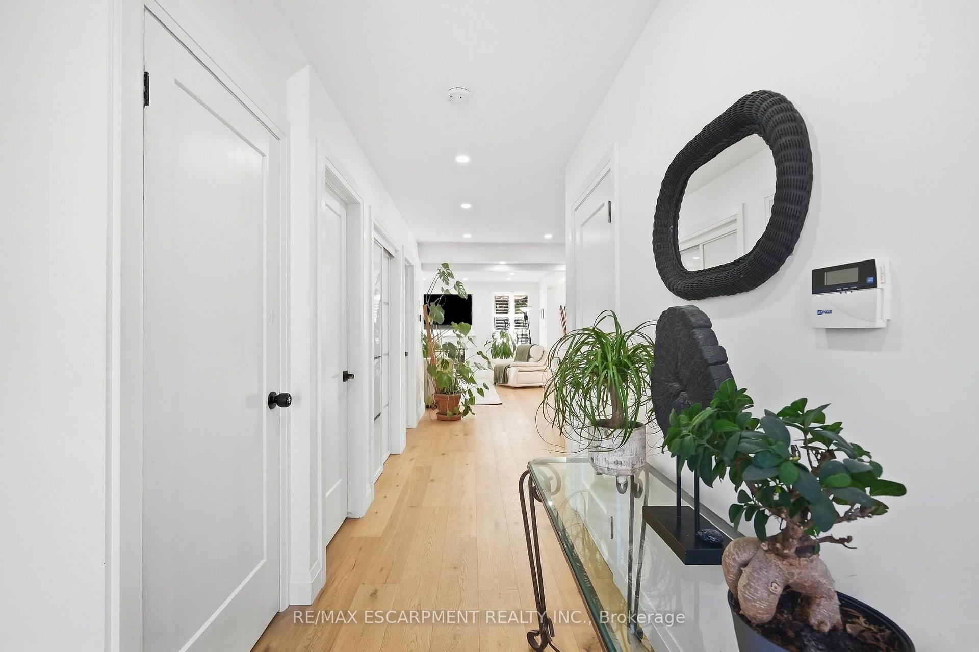 Photo 5 of 303 Webster Road, Hamilton, Stoney Creek — HOMEH