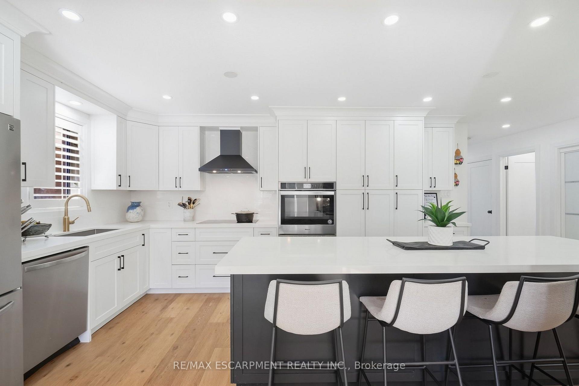 Photo 8 of 303 Webster Road, Hamilton, Stoney Creek — HOMEH