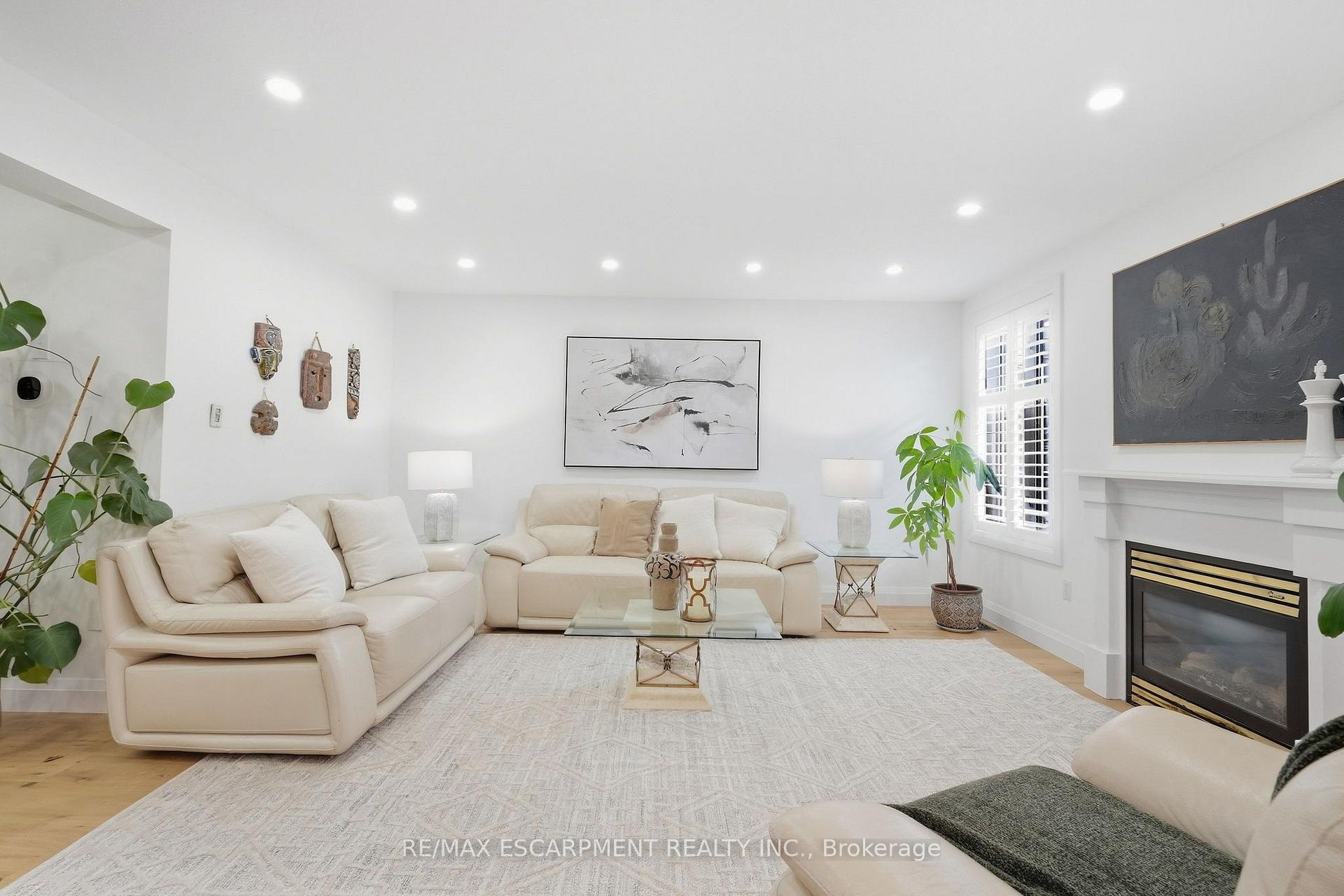Photo 14 of 303 Webster Road, Hamilton, Stoney Creek — HOMEH