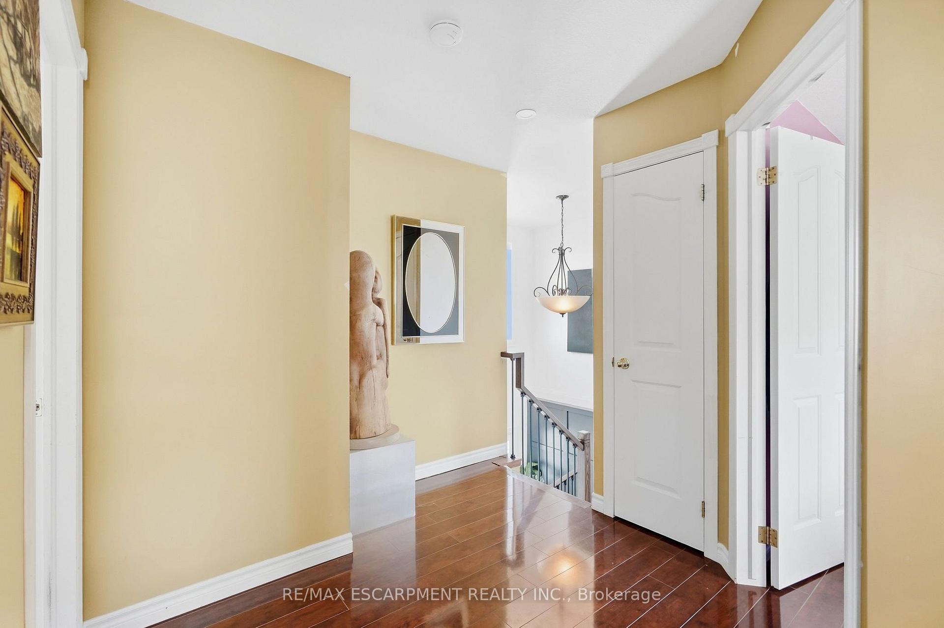 Photo 19 of 303 Webster Road, Hamilton, Stoney Creek — HOMEH