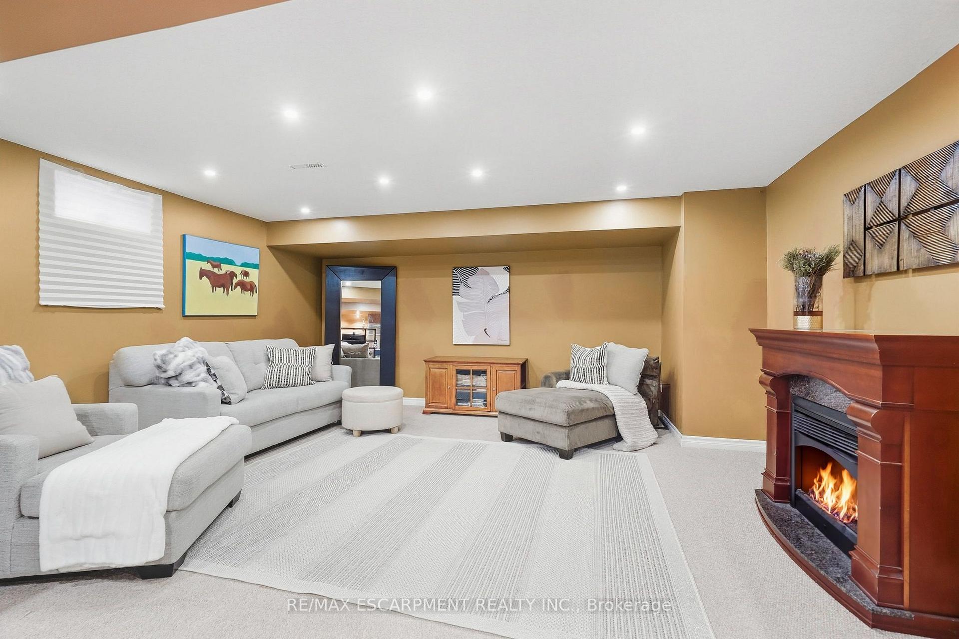 Photo 29 of 303 Webster Road, Hamilton, Stoney Creek — HOMEH