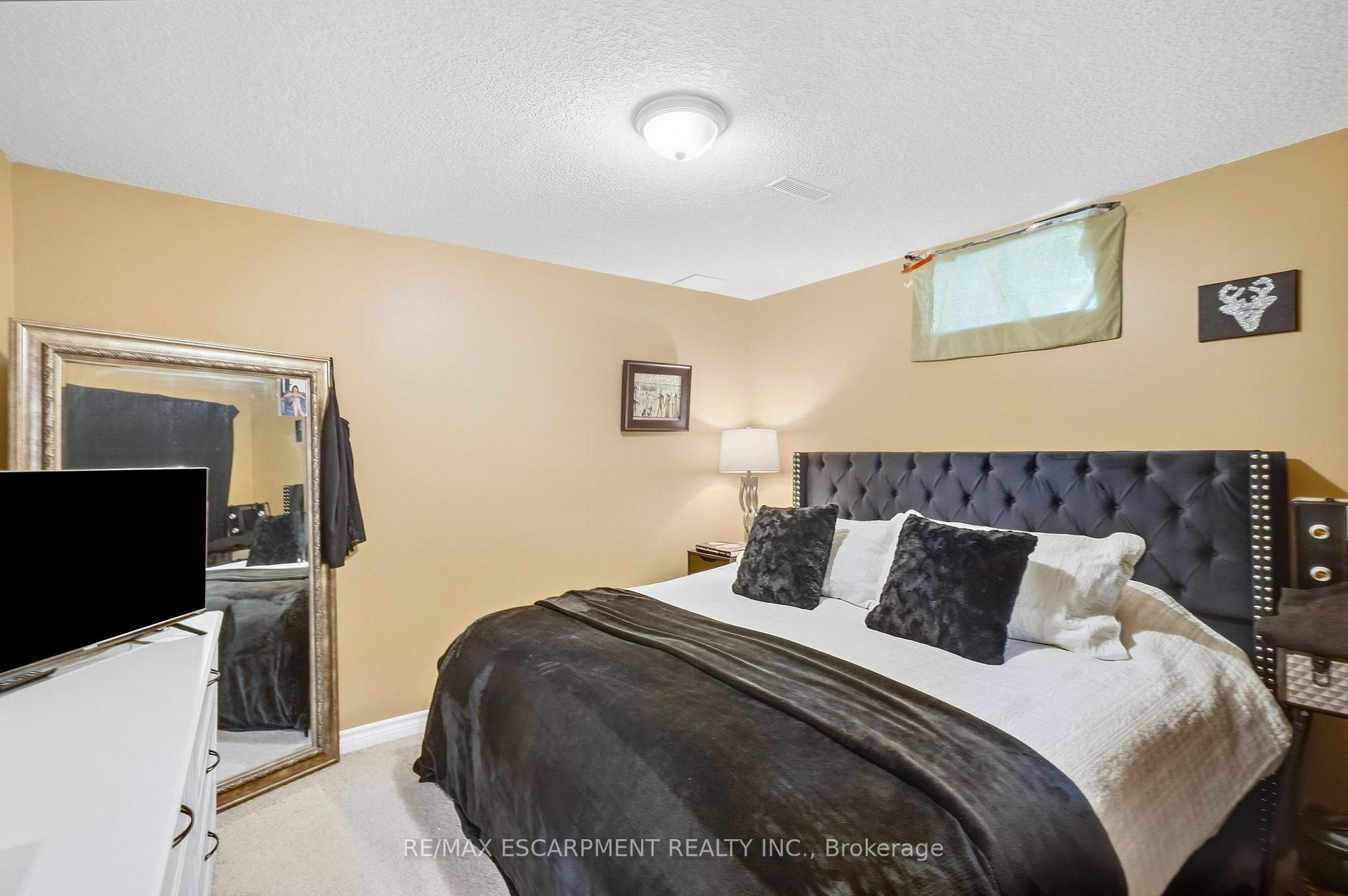 Photo 32 of 303 Webster Road, Hamilton, Stoney Creek — HOMEH