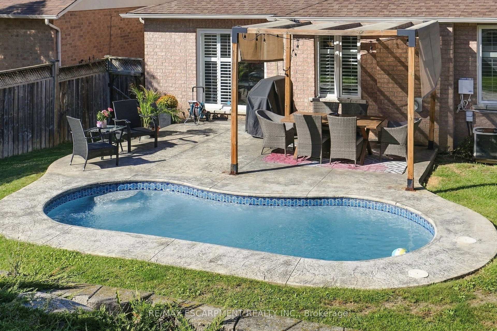 Photo 36 of 303 Webster Road, Hamilton, Stoney Creek — HOMEH