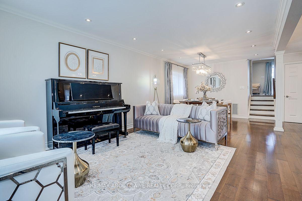 Photo 4 of 99 Brahms Avenue, North York, Hillcrest Village — HOMEH