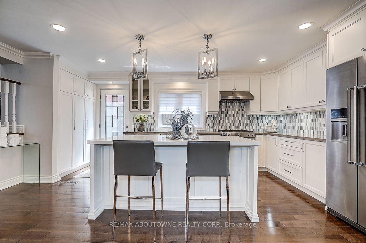 Photo 11 of 99 Brahms Avenue, North York, Hillcrest Village — HOMEH