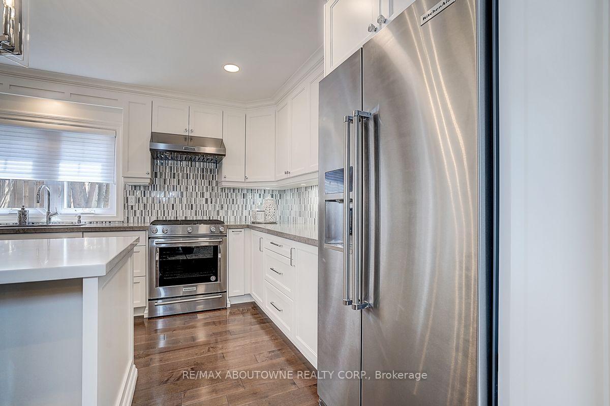 Photo 12 of 99 Brahms Avenue, North York, Hillcrest Village — HOMEH