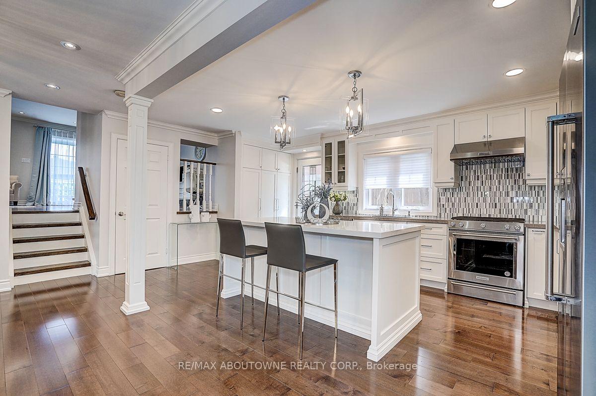 Photo 13 of 99 Brahms Avenue, North York, Hillcrest Village — HOMEH