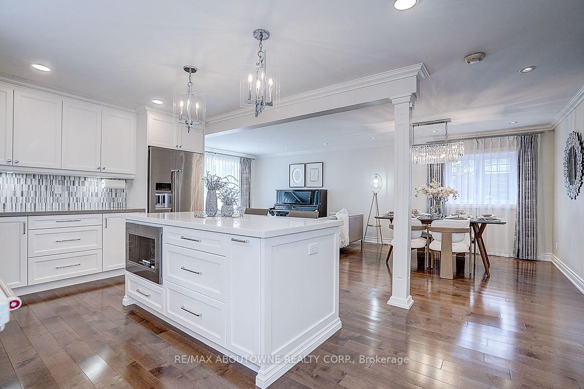 Photo 20 of 99 Brahms Avenue, North York, Hillcrest Village — HOMEH