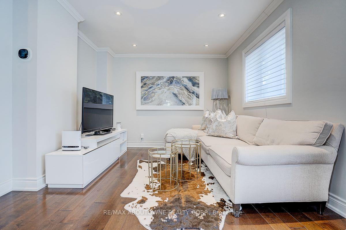 Photo 23 of 99 Brahms Avenue, North York, Hillcrest Village — HOMEH