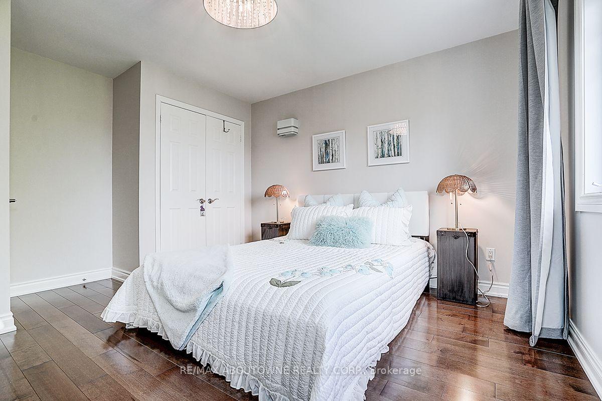 Photo 40 of 99 Brahms Avenue, North York, Hillcrest Village — HOMEH