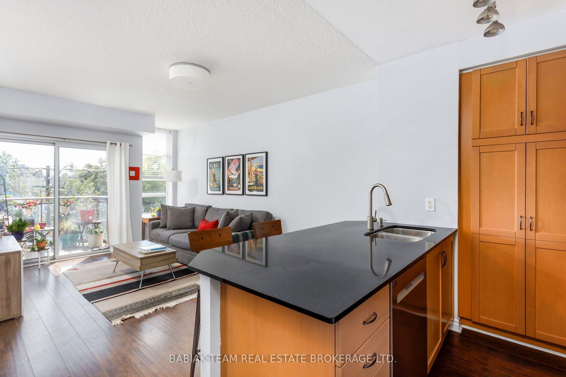 Photo of Unit 307, 2495 Dundas Street West