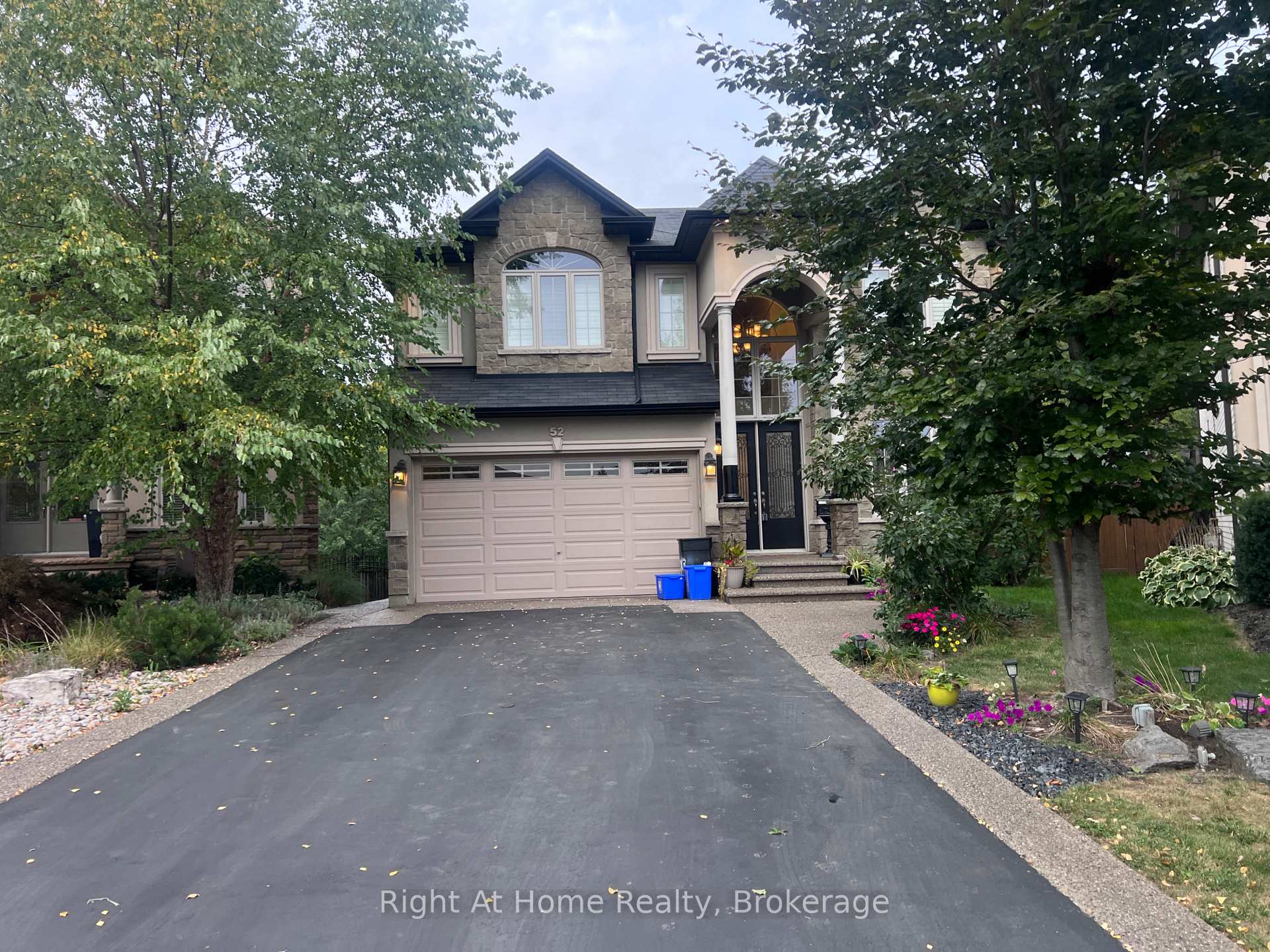 Photo 1 of Unit Upper, 52 Lorupe Court, Hamilton, Meadowlands — HOMEH