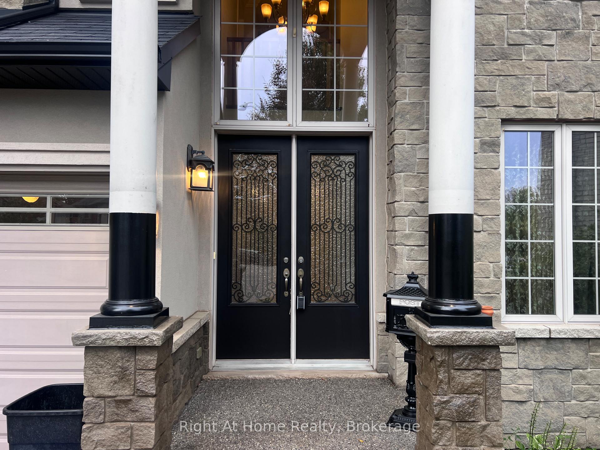 Photo 2 of Unit Upper, 52 Lorupe Court, Hamilton, Meadowlands — HOMEH