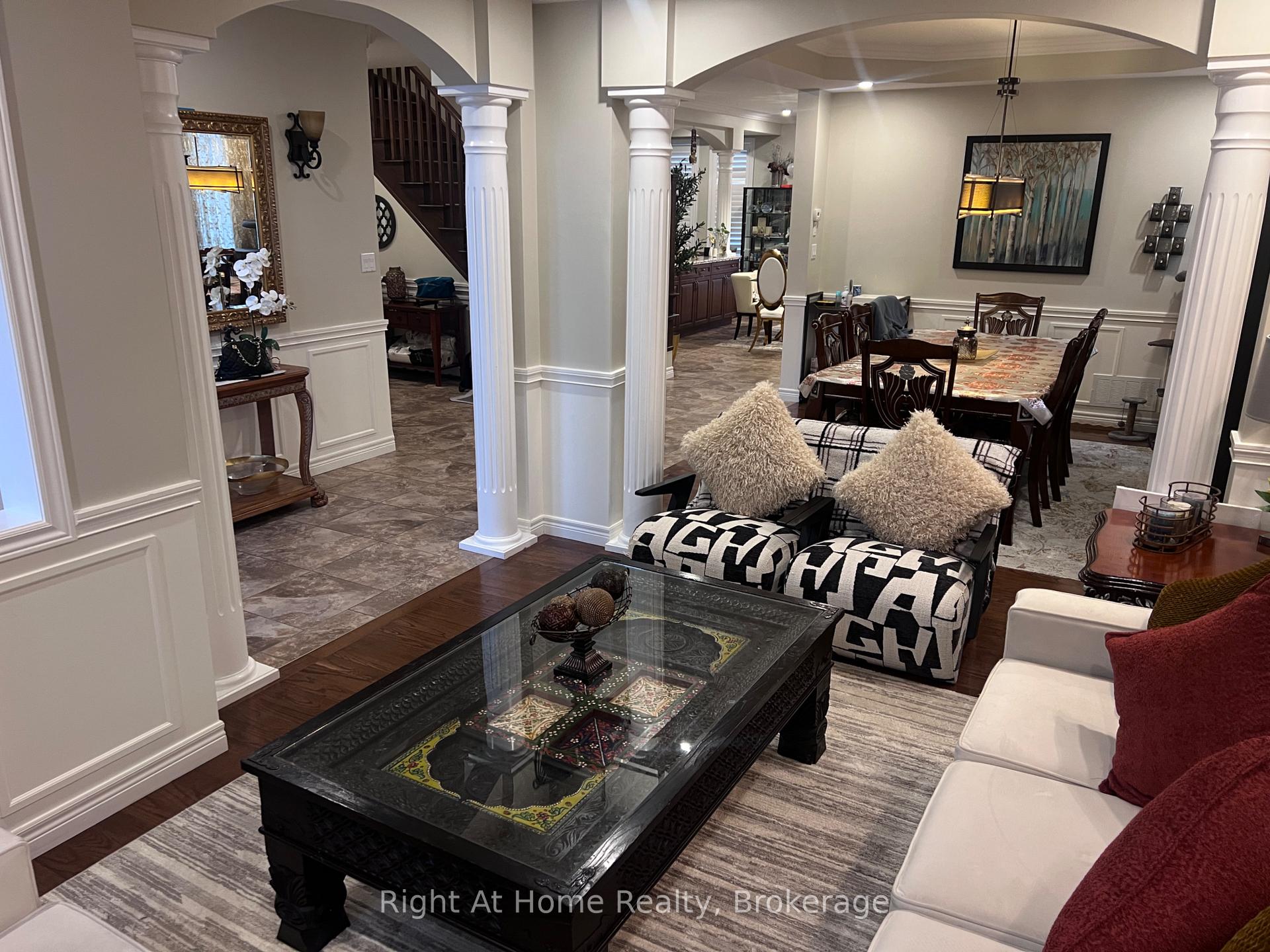 Photo 4 of Unit Upper, 52 Lorupe Court, Hamilton, Meadowlands — HOMEH