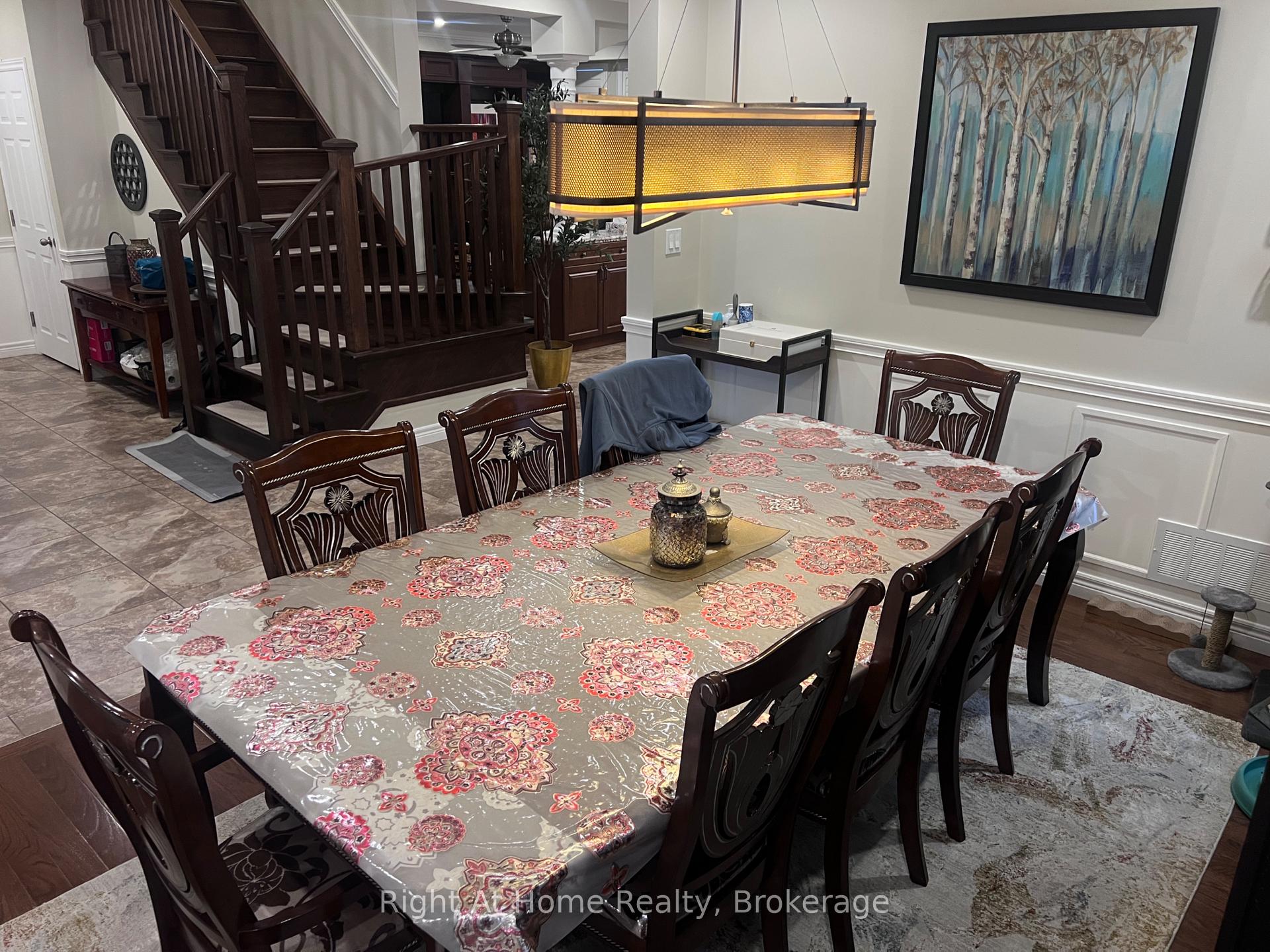 Photo 7 of Unit Upper, 52 Lorupe Court, Hamilton, Meadowlands — HOMEH