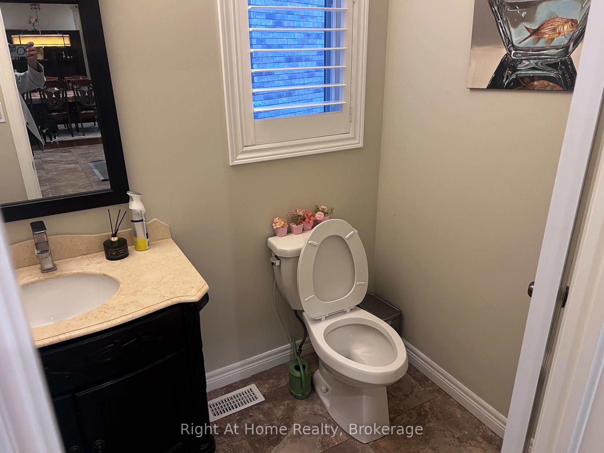 Photo 17 of Unit Upper, 52 Lorupe Court, Hamilton, Meadowlands — HOMEH
