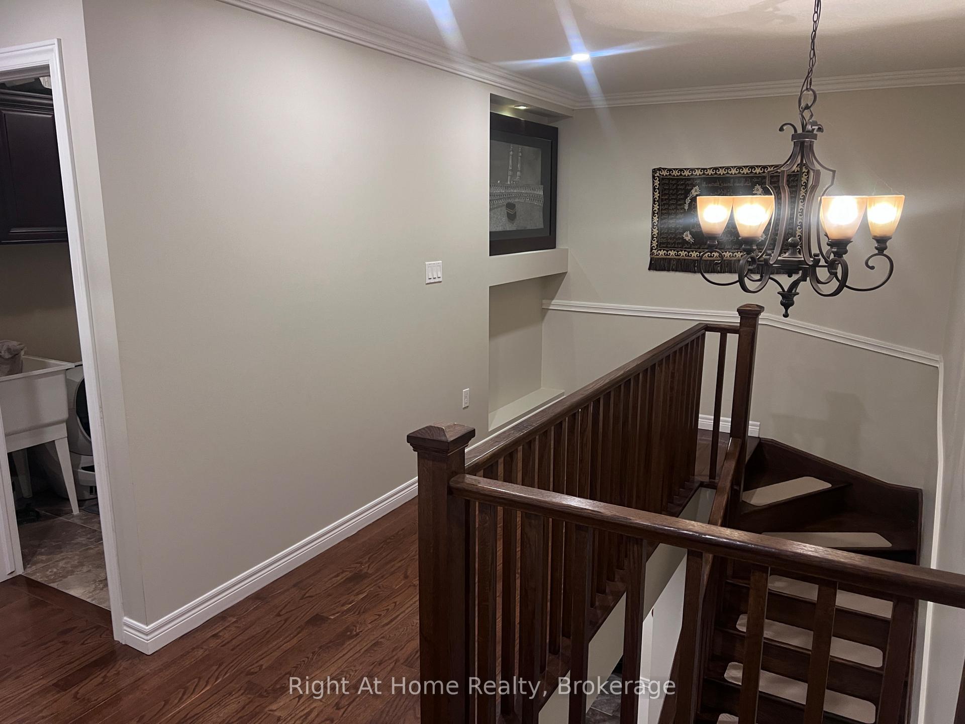 Photo 21 of Unit Upper, 52 Lorupe Court, Hamilton, Meadowlands — HOMEH