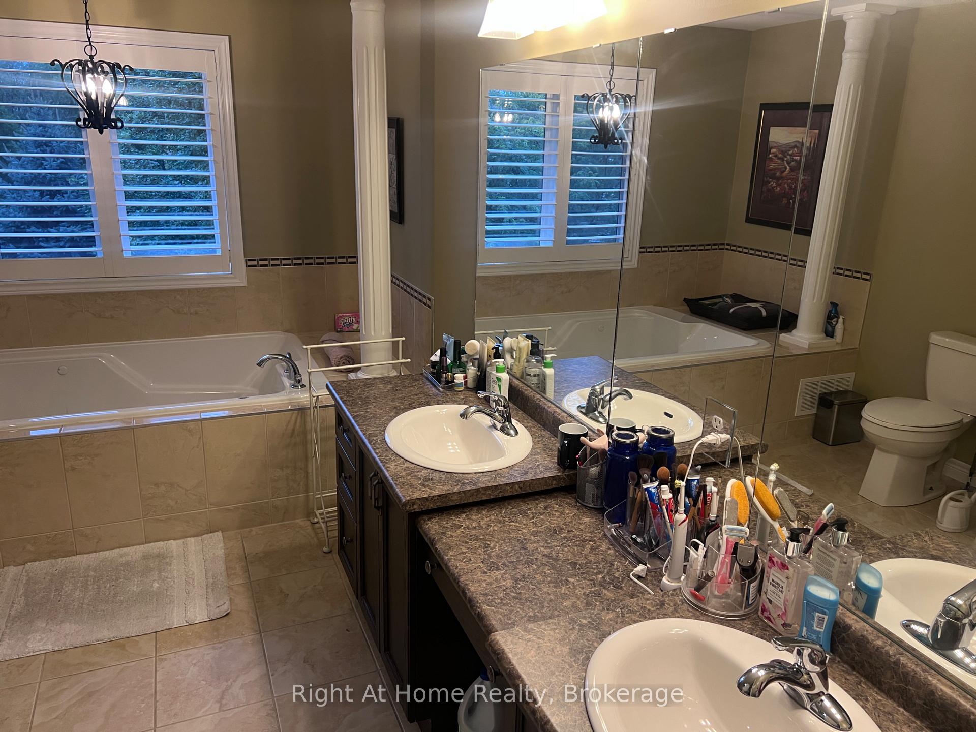 Photo 25 of Unit Upper, 52 Lorupe Court, Hamilton, Meadowlands — HOMEH