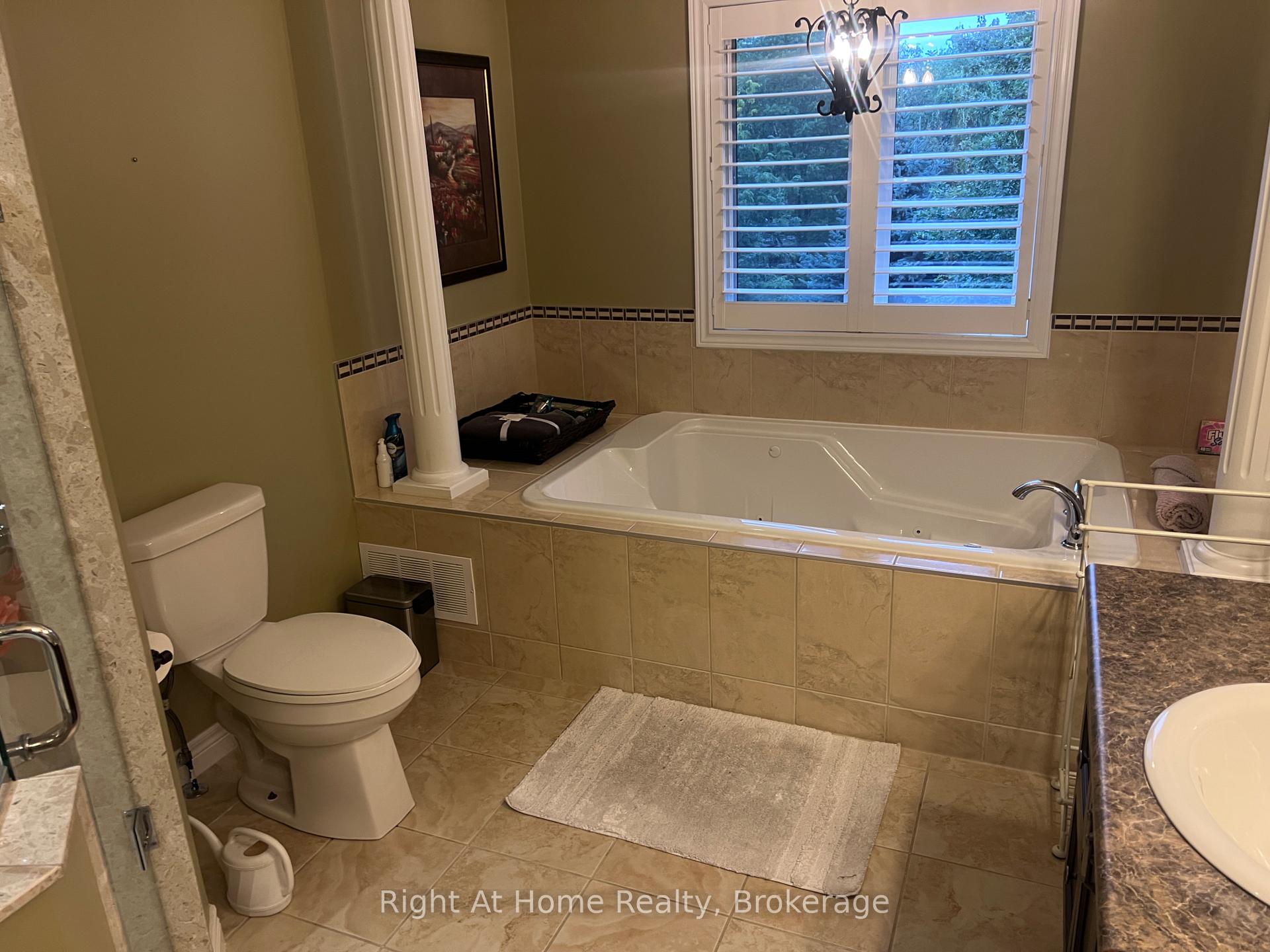 Photo 26 of Unit Upper, 52 Lorupe Court, Hamilton, Meadowlands — HOMEH