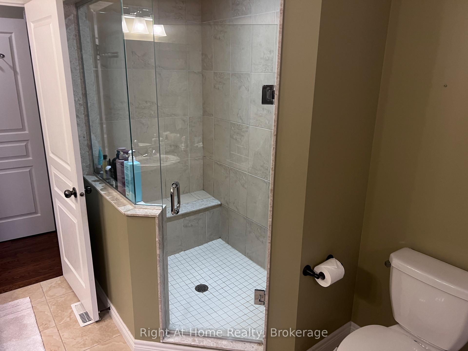 Photo 27 of Unit Upper, 52 Lorupe Court, Hamilton, Meadowlands — HOMEH