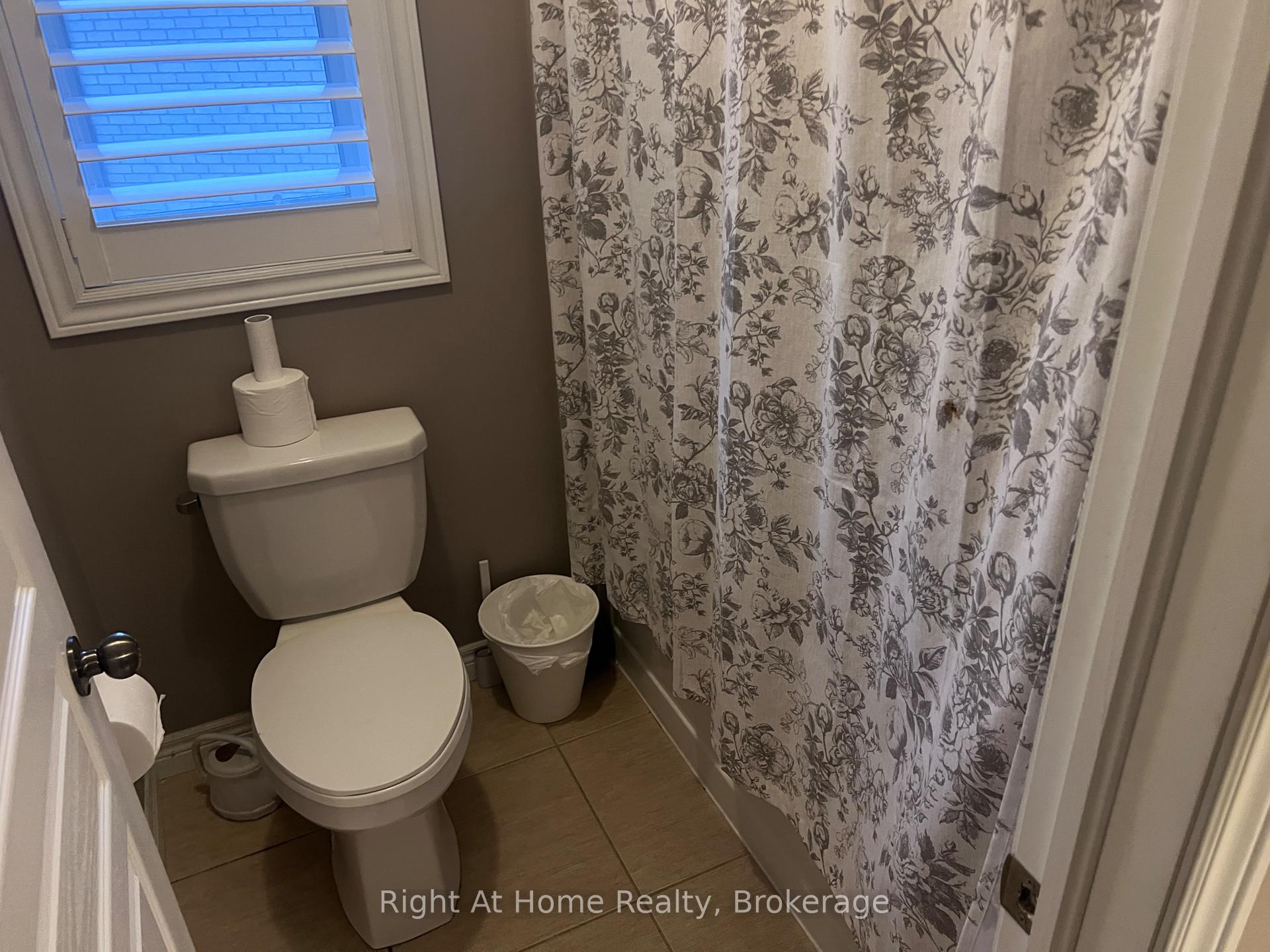 Photo 30 of Unit Upper, 52 Lorupe Court, Hamilton, Meadowlands — HOMEH