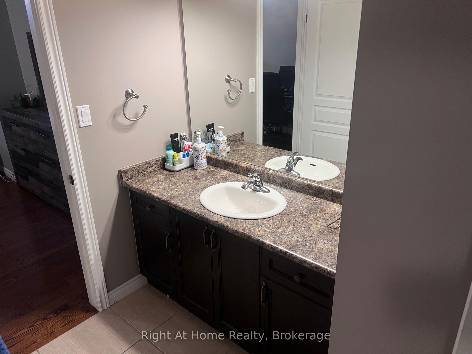 Photo 31 of Unit Upper, 52 Lorupe Court, Hamilton, Meadowlands — HOMEH