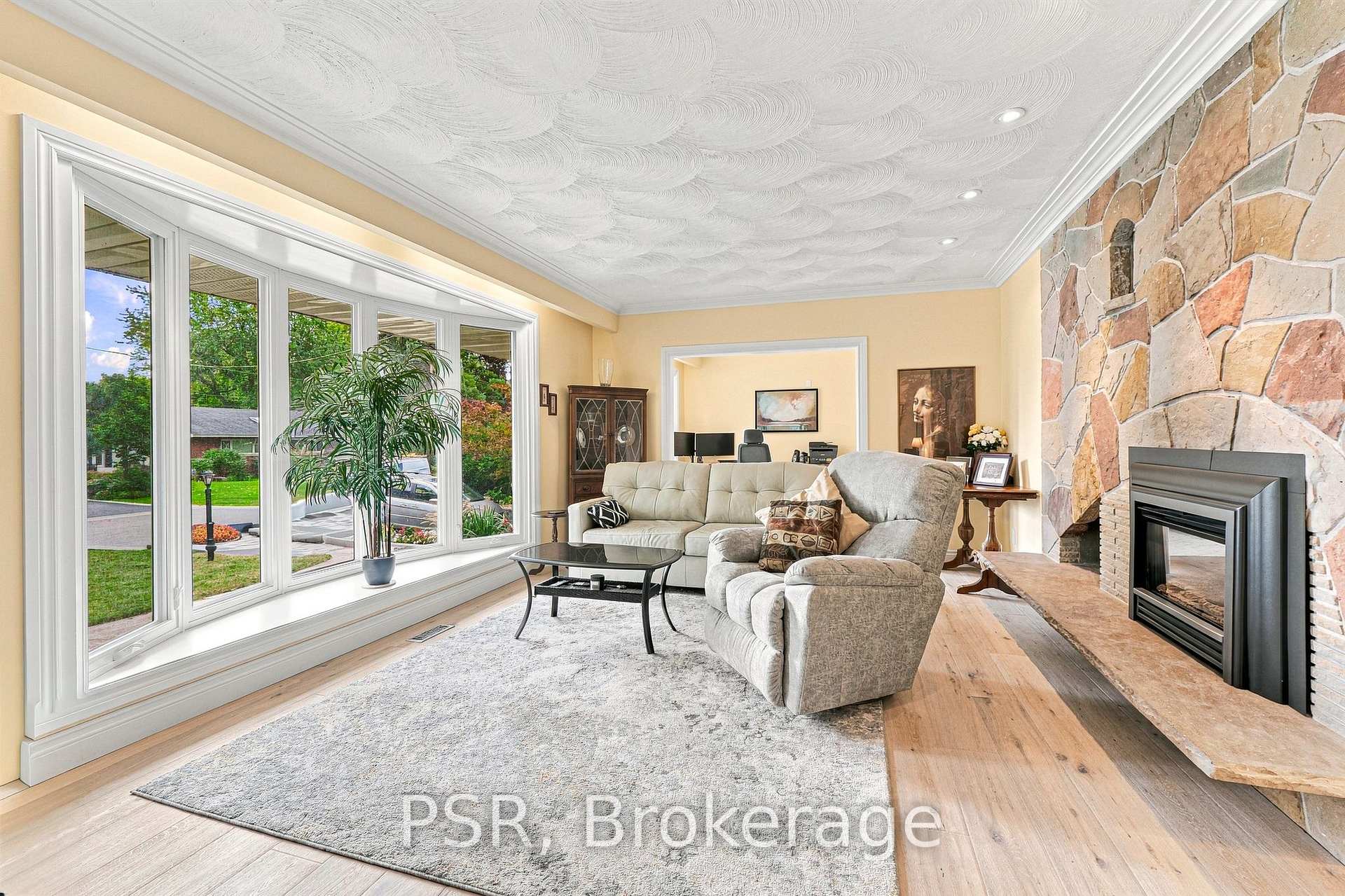 Photo 3 of 15 Valleyview Road, Halton Hills, Georgetown — HOMEH