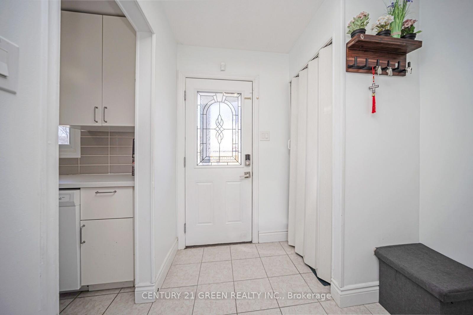 Photo 6 of 24 Jackman Drive, Brampton, Northgate — HOMEH
