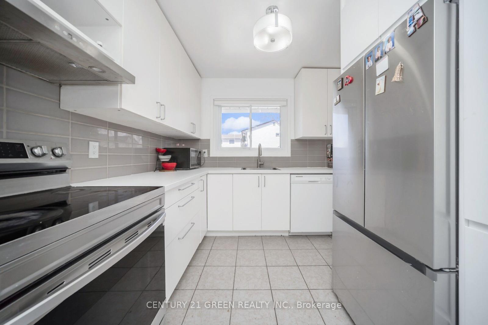 Photo 8 of 24 Jackman Drive, Brampton, Northgate — HOMEH