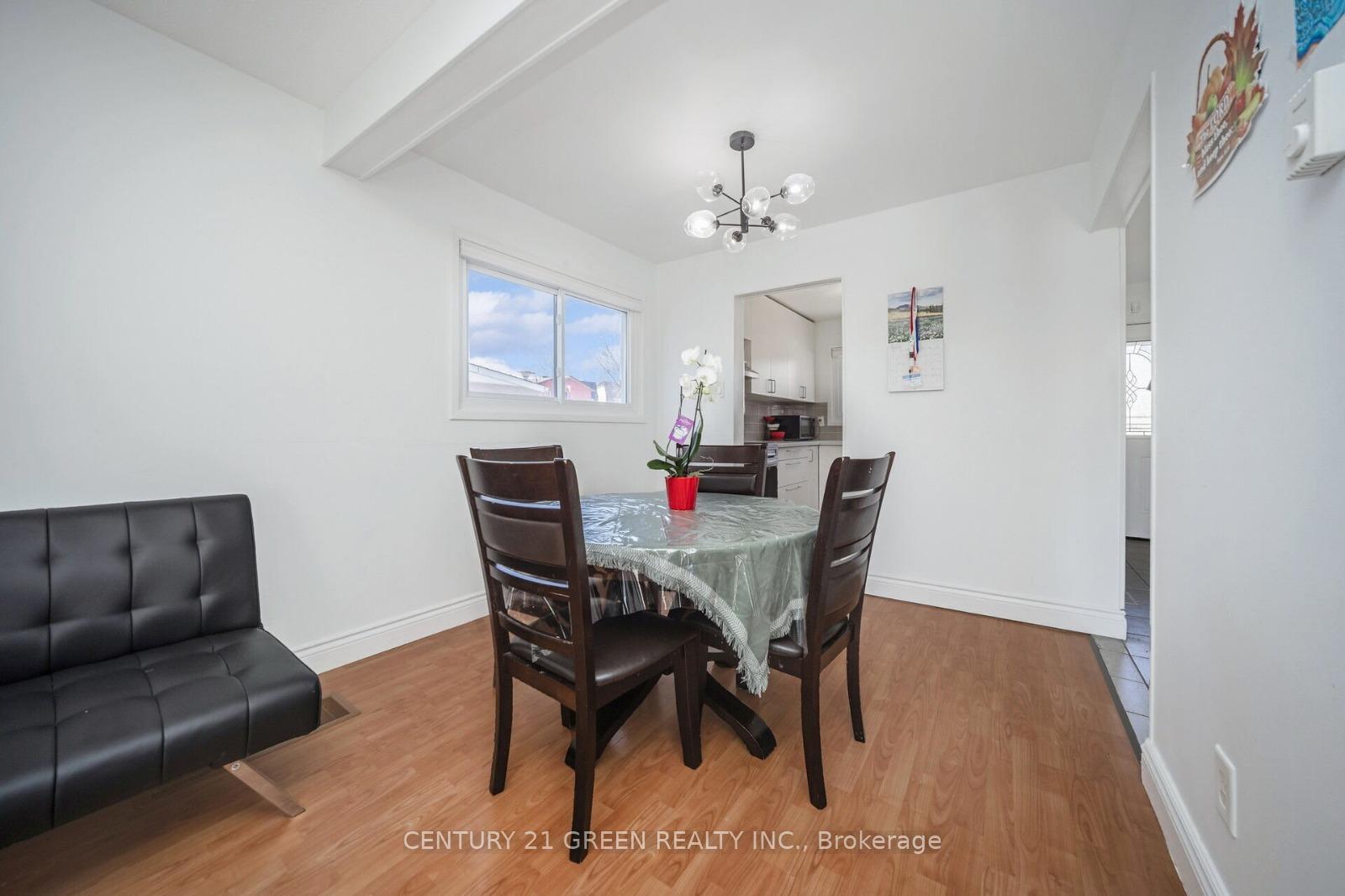 Photo 10 of 24 Jackman Drive, Brampton, Northgate — HOMEH