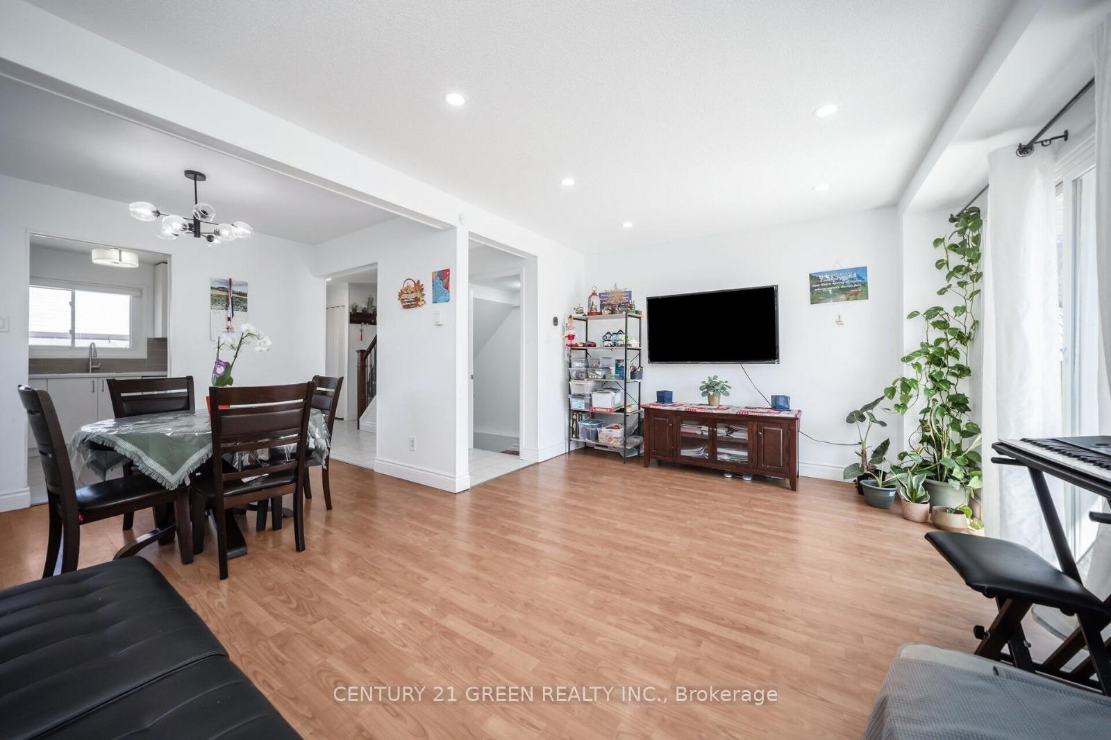 Photo 13 of 24 Jackman Drive, Brampton, Northgate — HOMEH