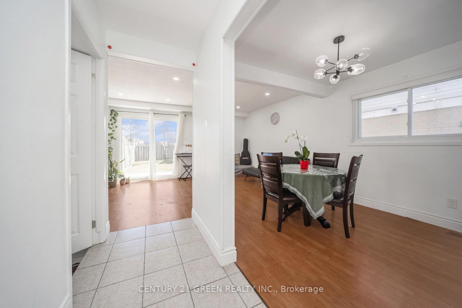 Photo 14 of 24 Jackman Drive, Brampton, Northgate — HOMEH