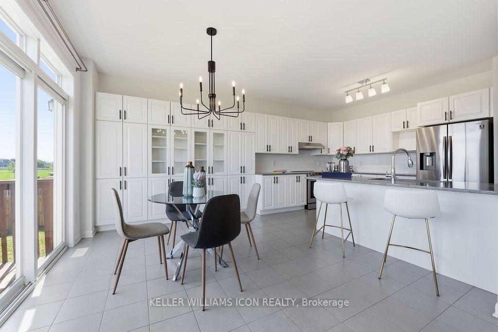 Photo 12 of 15 Aura Avenue, Ottawa, Barrhaven - Heritage Park — HOMEH