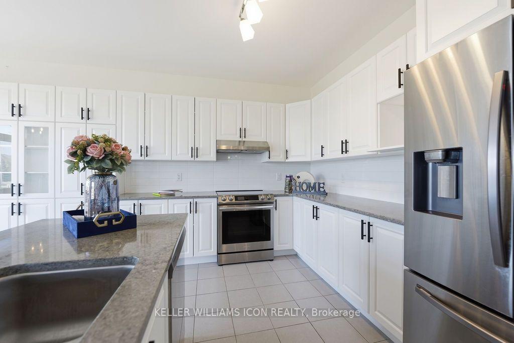 Photo 16 of 15 Aura Avenue, Ottawa, Barrhaven - Heritage Park — HOMEH