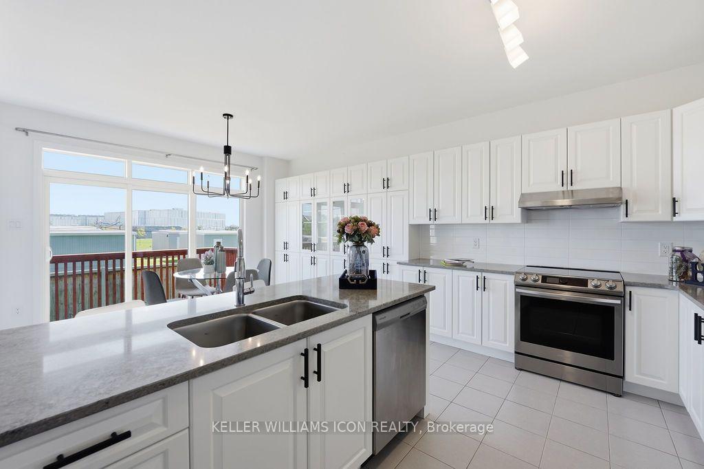 Photo 17 of 15 Aura Avenue, Ottawa, Barrhaven - Heritage Park — HOMEH