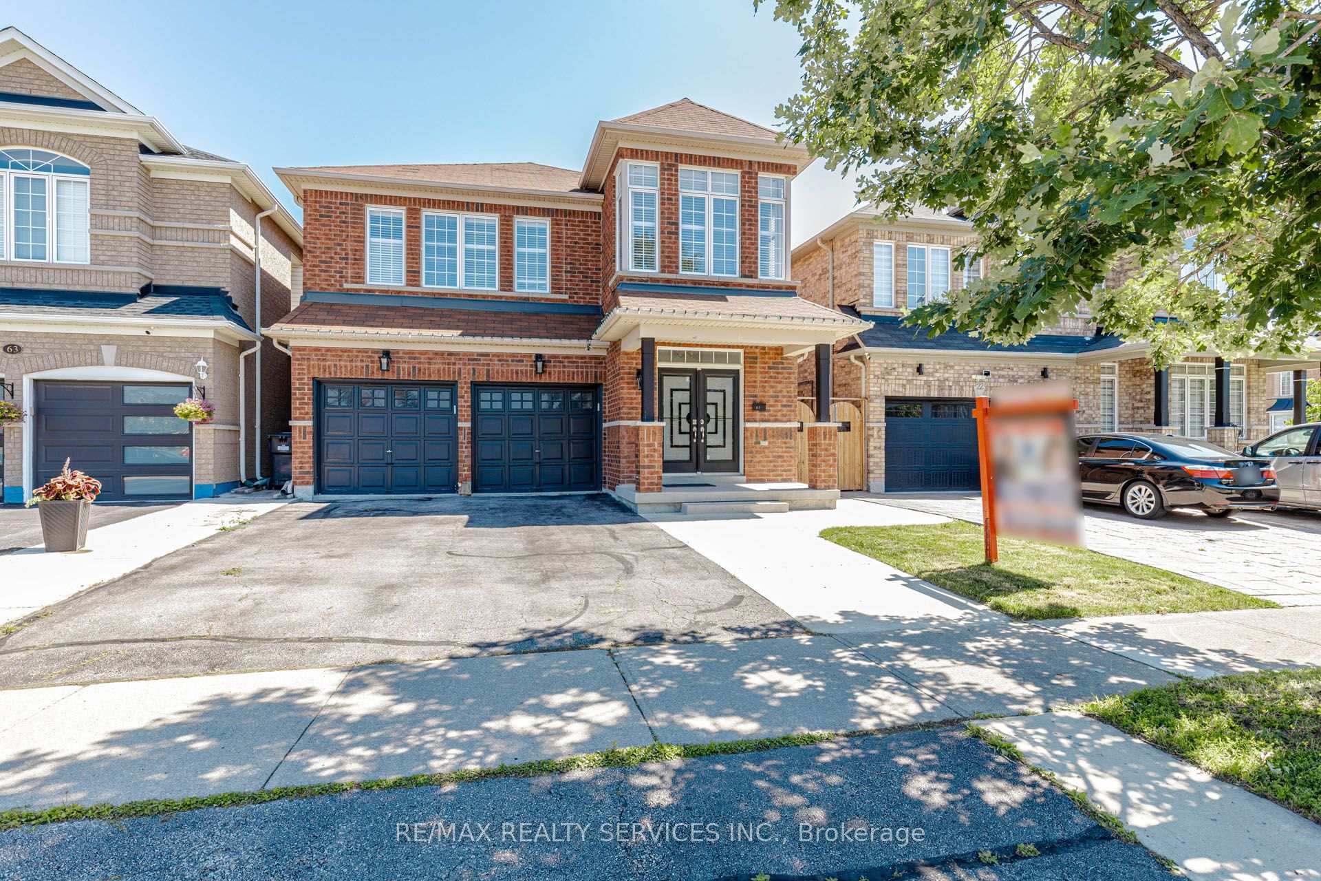 Photo 2 of 61 Sugarcane Avenue, Brampton, Sandringham-Wellington — HOMEH