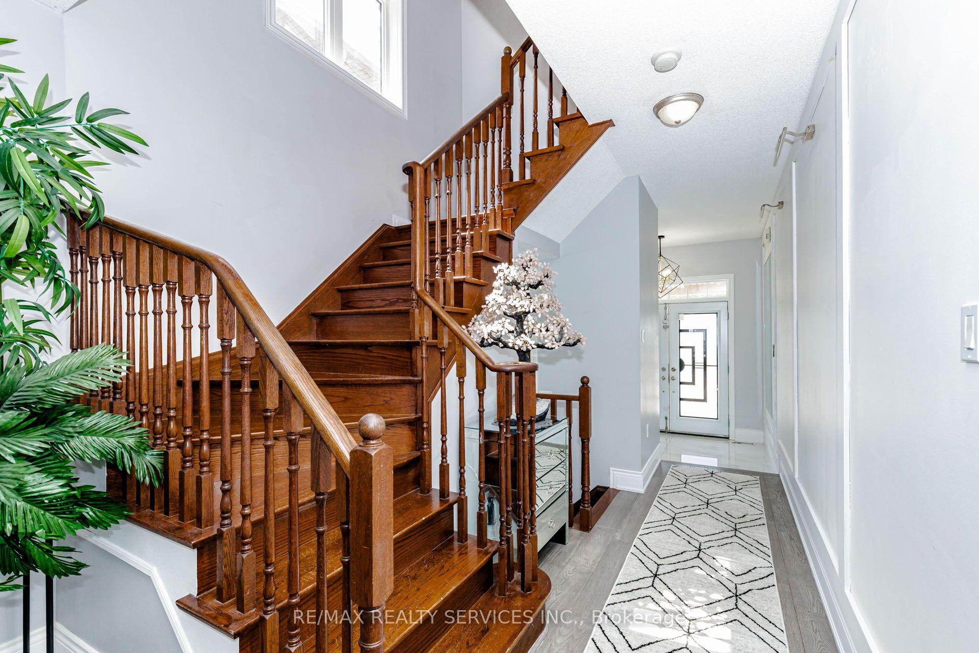 Photo 7 of 61 Sugarcane Avenue, Brampton, Sandringham-Wellington — HOMEH