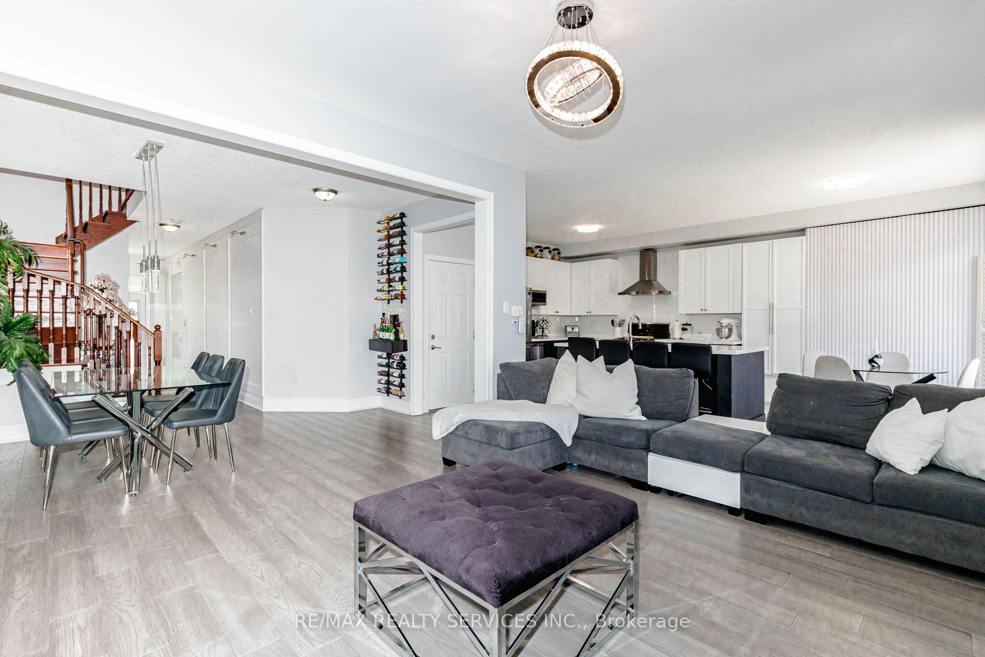 Photo 15 of 61 Sugarcane Avenue, Brampton, Sandringham-Wellington — HOMEH