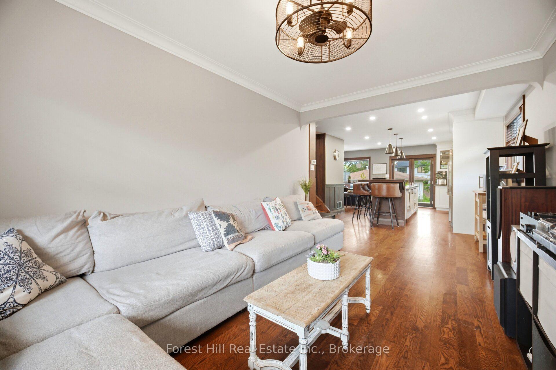 Photo 5 of 39 Broadview Avenue, Mississauga, Port Credit — HOMEH