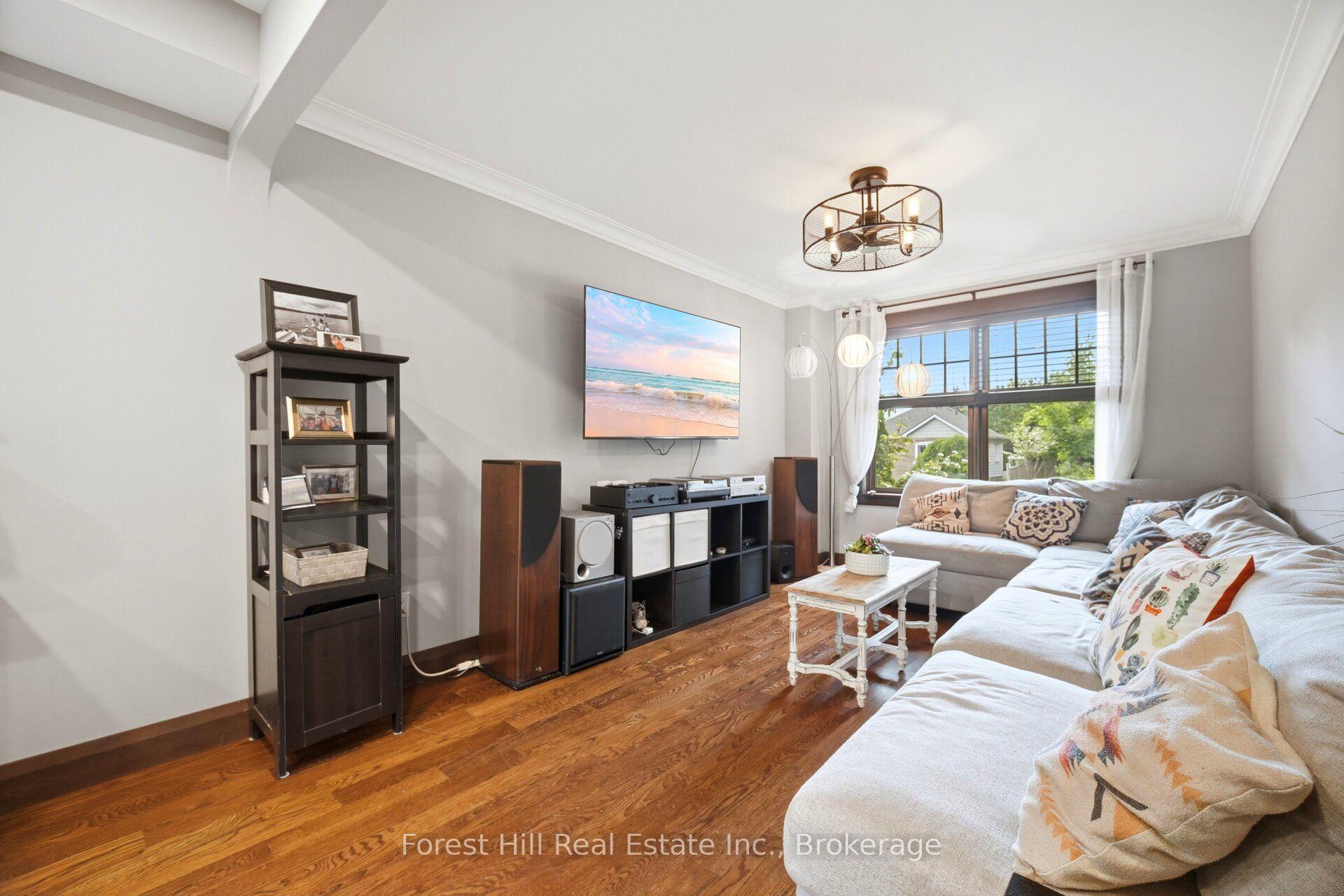 Photo 6 of 39 Broadview Avenue, Mississauga, Port Credit — HOMEH