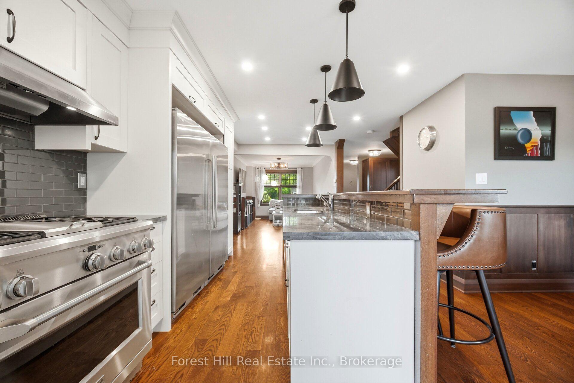 Photo 7 of 39 Broadview Avenue, Mississauga, Port Credit — HOMEH