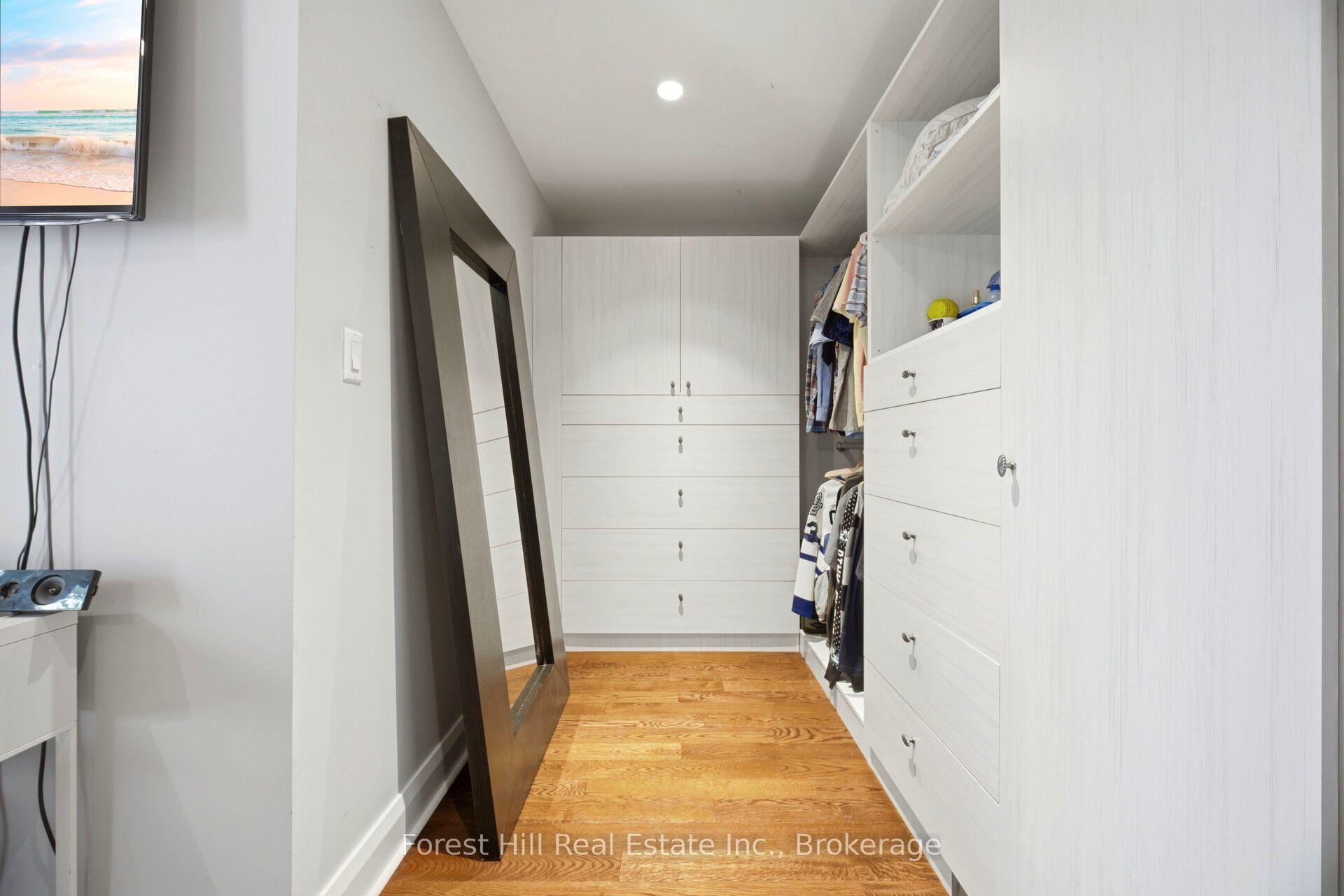Photo 18 of 39 Broadview Avenue, Mississauga, Port Credit — HOMEH